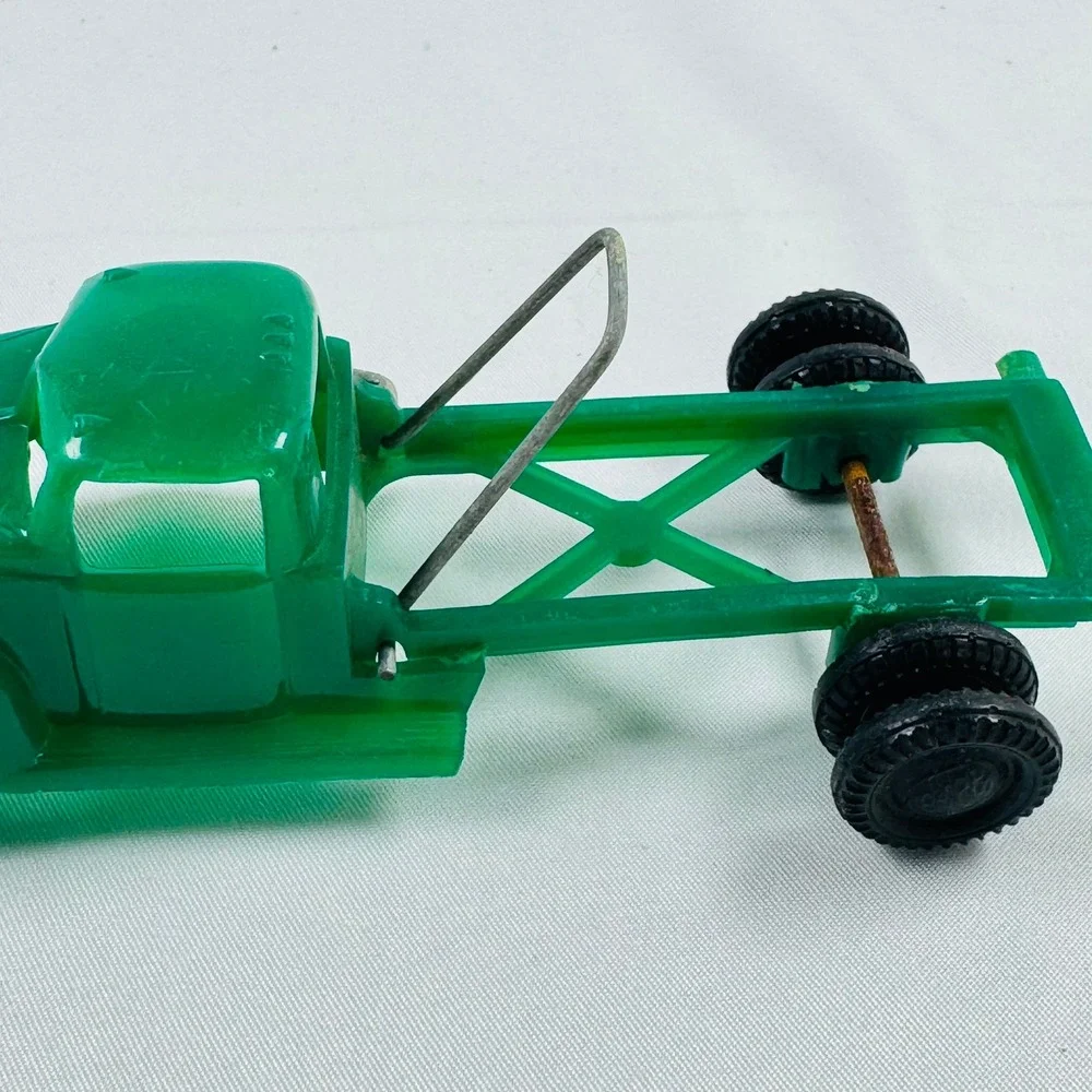 Vintage Ideal Green Plastic Dump Truck Cab N Chassis Metal Attachment USA I-662